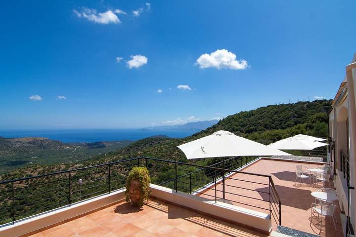 Chambre d’hôte pour 2 personnes, avec vue et jardin, animaux acceptés à Agios Nikolaos - 2