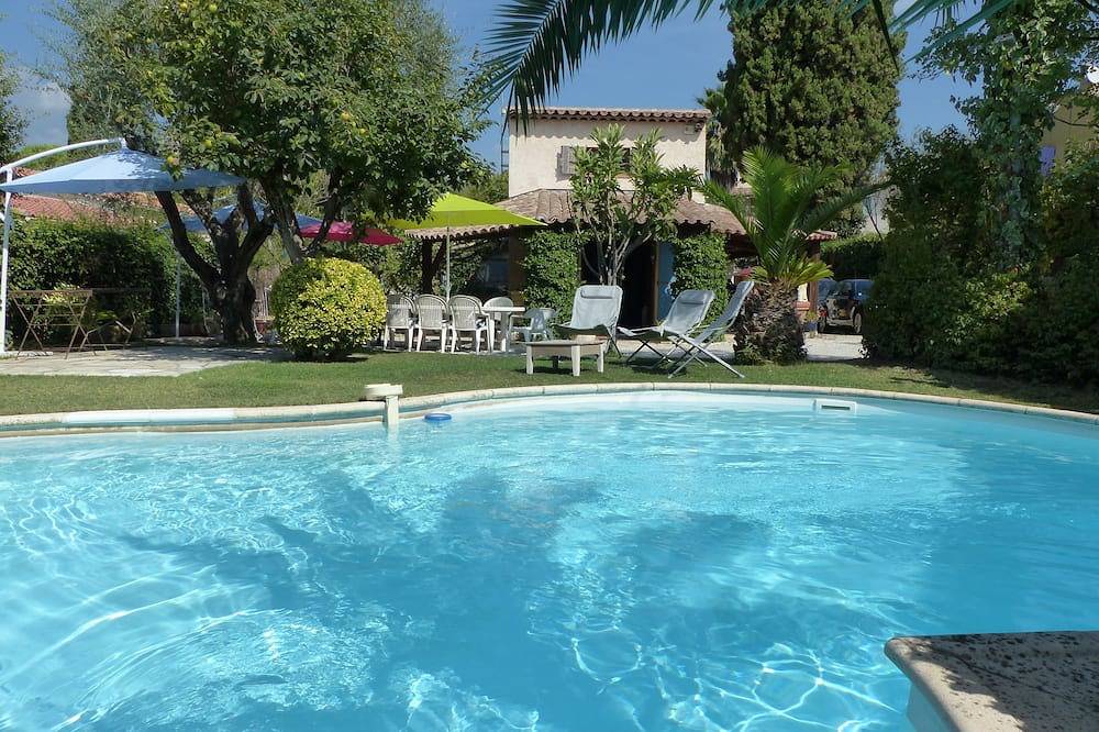 Single-storey, air-conditioned house with private pool.   in La Colle-sur-Loup, Cannes und Umgebung