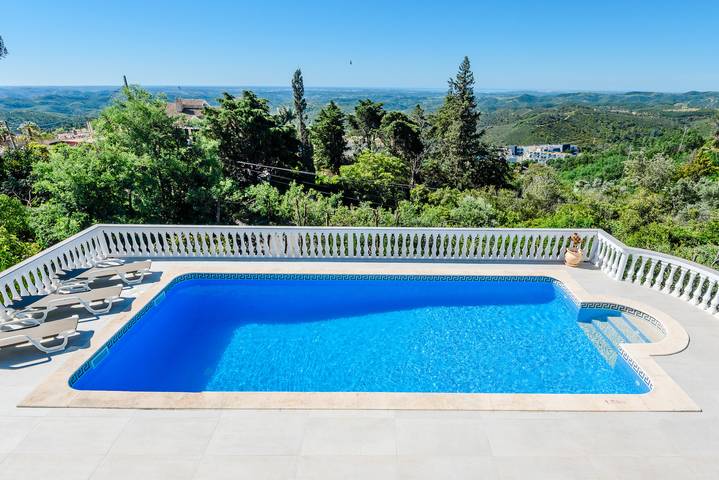 Villa para 6 pessoas, com jardim e varanda em Monchique