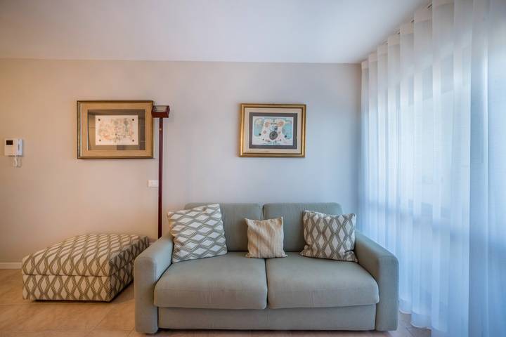 Appartamento intero, Appartamento "La Terrazza Sul Faro" con vista mare, balcone e Wi-Fi in Ufficio 1, Lignano Sabbiadoro