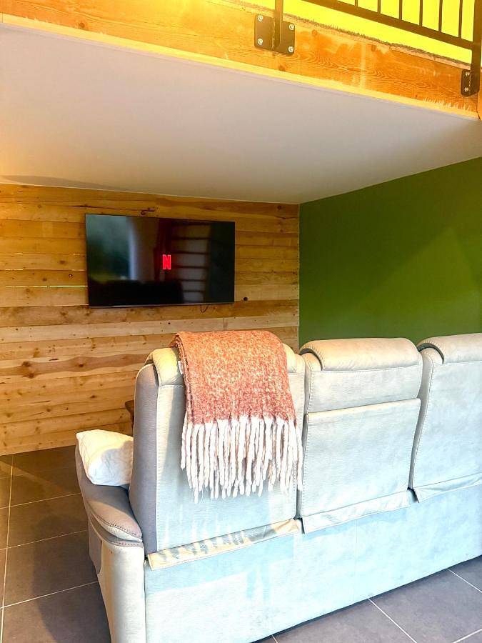 Gîte pour 2 personnes, avec vue et jardin à Loriol-sur-Drôme - 2