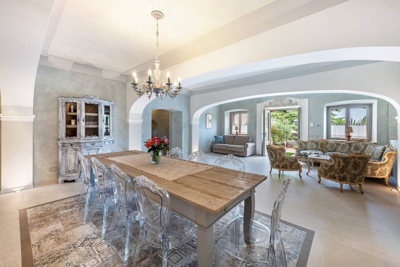 Ganze Wohnung, Ferienwohnung 'Abaye I Champagne - Charm' mit Gemeinschaftspool, Wlan und Klimaanlage in Soiano del Lago, Gardasee-Berge