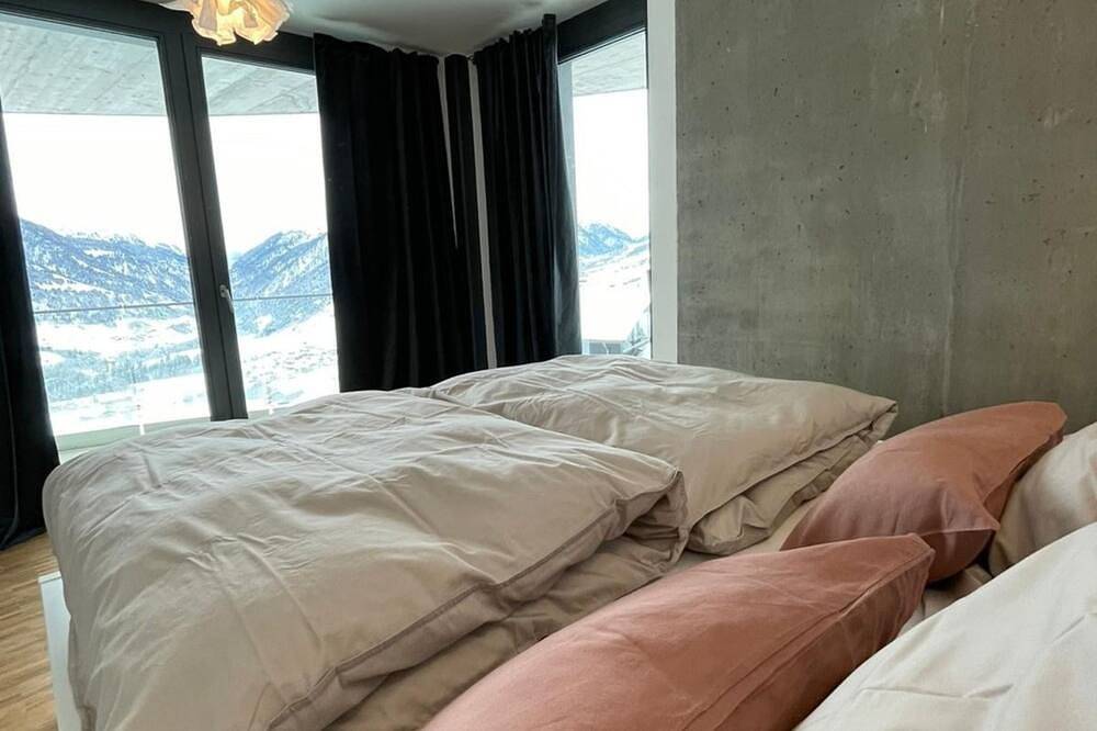 Ganze Wohnung, Schwalbennest Votteler, Morissen, (Morissen). in Lumnezia, Alpenarena