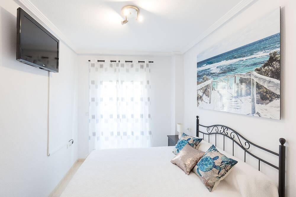 Entire apartment, Penthouse Chill Out Pool Beach. Ideal Families and pet. Campello Alicante in Playa Carrer La Mar, el Campello