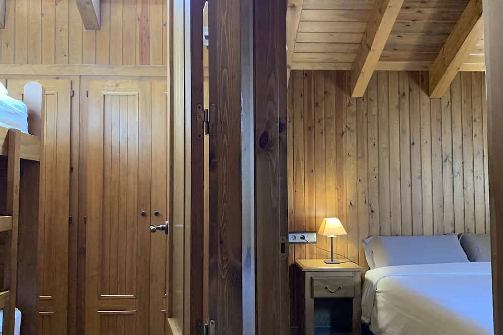 Entire apartment, 3 Bedroom Duplex Apartment in La Molina in La Molina, Alp