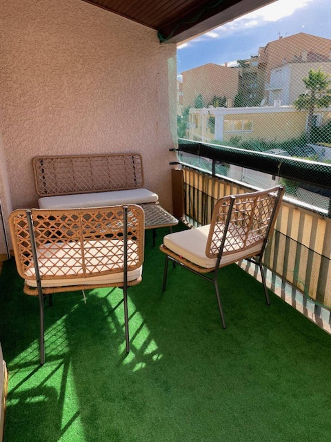 Estudio entero, Studio with balcony at the foot of the beach in Sainte-Maxime, Region de Draguignan
