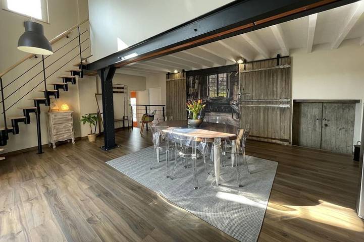 Gîte pour 4 personnes, avec jardin ainsi que terrasse et piscine