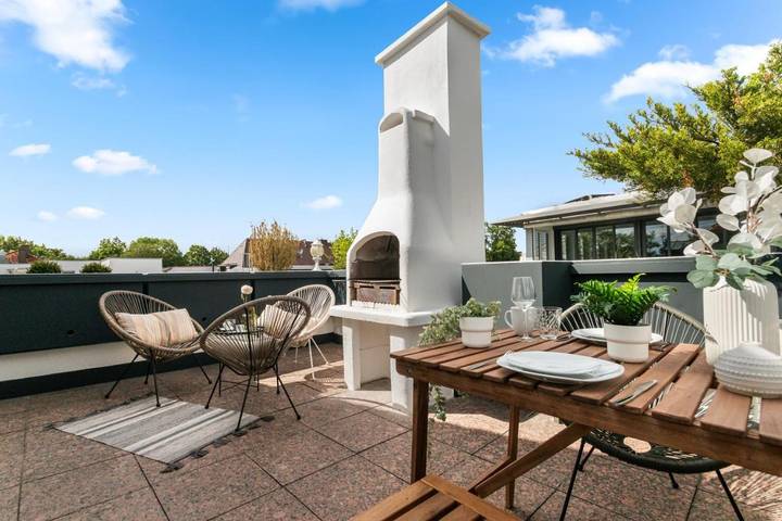 Ferienwohnung für 8 Personen, mit Garten und Ausblick sowie Balkon in München