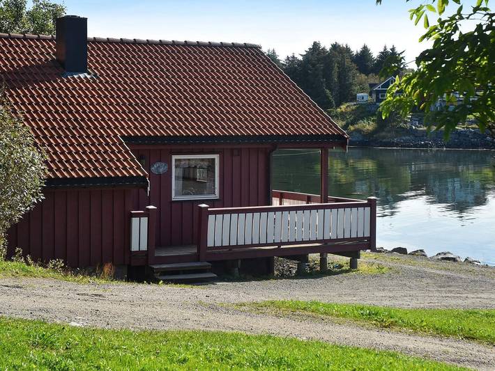 Ferienhaus für 6 Personen, mit Terrasse in Fræna