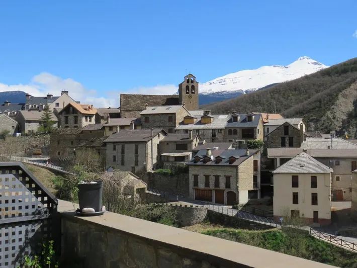 Casa rural para 9 personas, con vistas y terraza - 1
