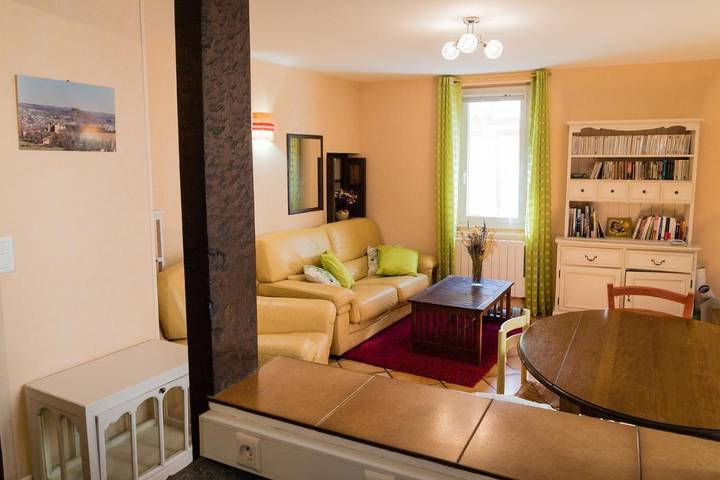 Location de vacances pour 4 personnes, avec vue à Saint-Céré - 2