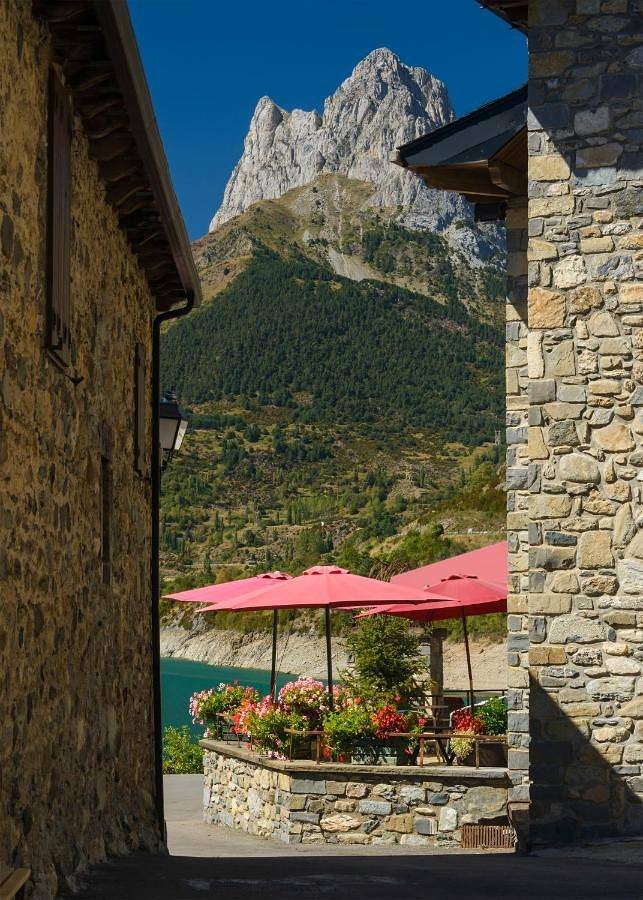 Hôtel pour 2 personnes, avec vue ainsi que vue sur le lac et terrasse à Sallent de Gállego - 4