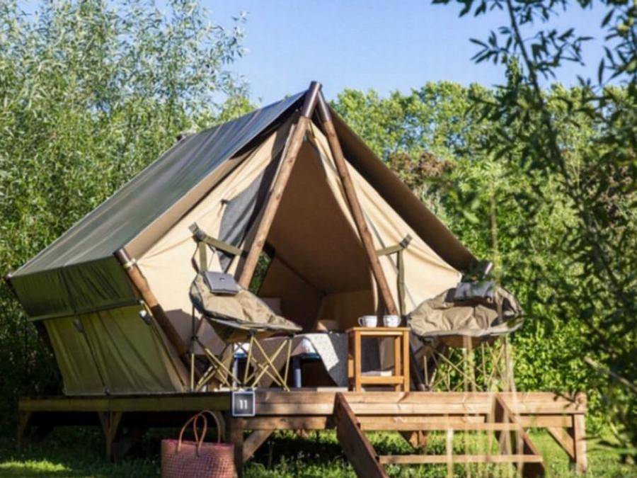 Camping Le Capdeville - Tente en toile et en bois 2 personnes - Tente Moorea 2 Personnes in Carcans, Parc naturel régional du Médoc