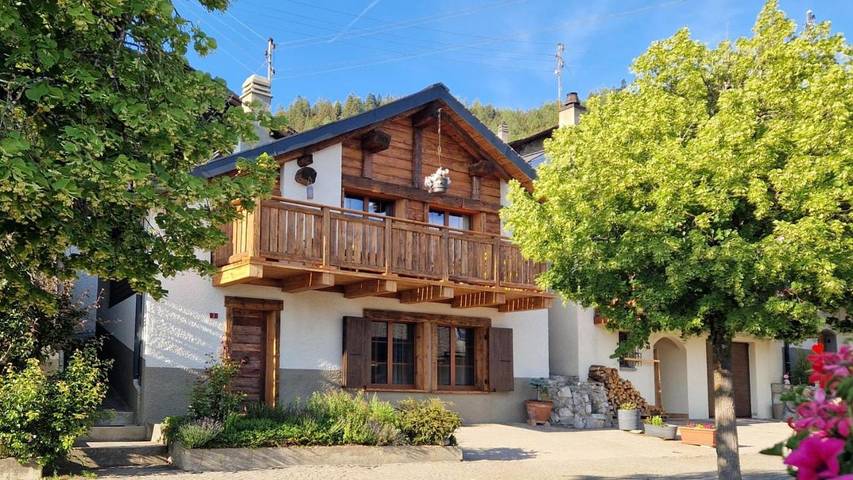 Gîte pour 8 personnes, avec vue et balcon à Icogne - 2