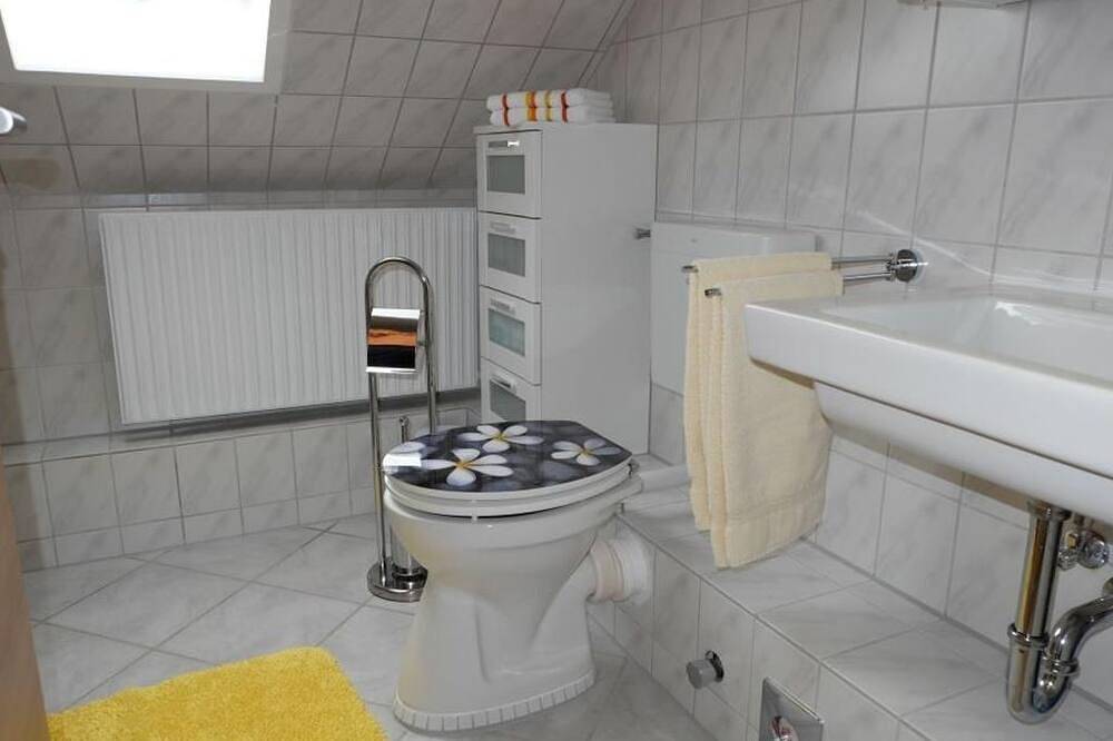 Ganze Wohnung, Ferienwohnungen am Brunnen - Ferienwohnung 2, Dusche, Wc, 1 Doppelzimmer in Rennerod, Westerwald