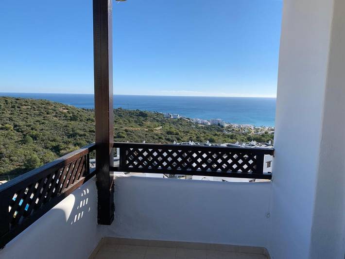 Appartement de vacances pour 4 personnes, avec piscine ainsi que jardin et vue