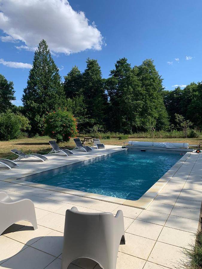 Gîte pour 2 personnes, avec vue ainsi que jardin et piscine à Le Vigeant - 3