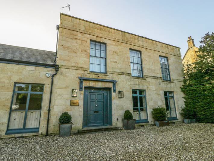Cottage for 10 people, with garden, with pets in Moreton-in-Marsh