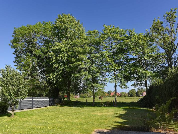 Ferienhaus für 5 Personen, mit Garten und Terrasse sowie Seeblick, kinderfreundlich in Ostfriesland - 2