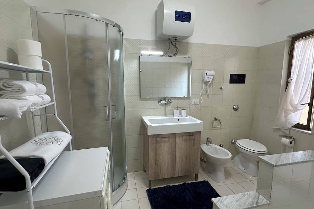 Apartamento entero, Mini Appartamento di 50mq con Angolo Cottura e 6 Posti Letto, a 150 m dal Mare in Milazzo, Provincia de Messina