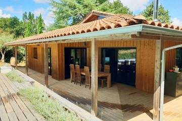 Gîte pour 6 personnes, avec jardin à Cambes