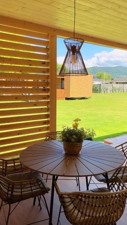 Ferienpark für 6 Personen, mit Garten und Ausblick sowie Seeblick in Slowenien - 2