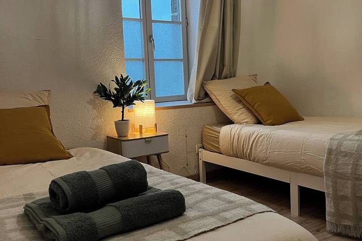 Apartamento entero, Bright T3 apartment - downtown - parking in Dol-de-Bretagne, Región de Saint-Malo