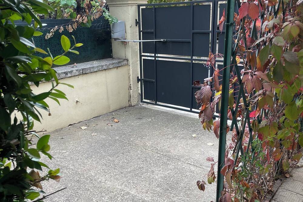 Entire apartment, Beautiful studio in Volx, Parc naturel régional du Luberon