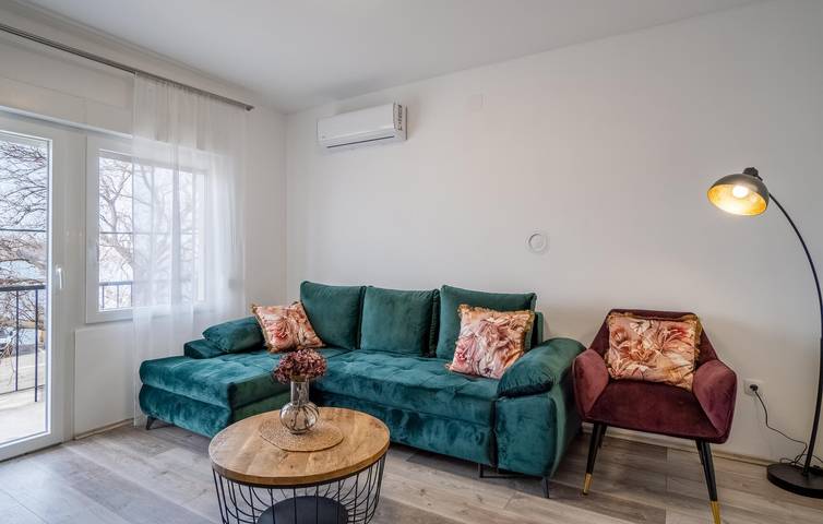 Gîte pour 4 personnes, avec terrasse à Karlobag - 2