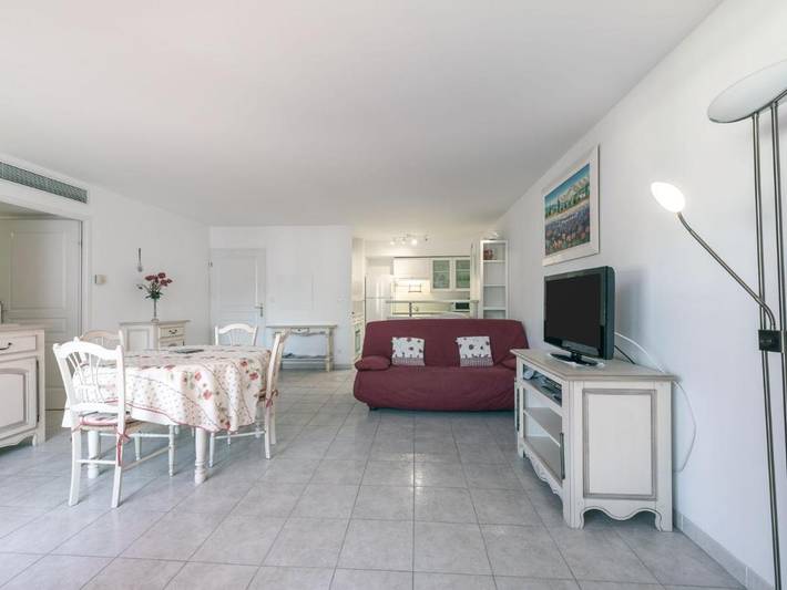 Gîte pour 4 personnes, avec terrasse dans Casino De Cavalaire - 2