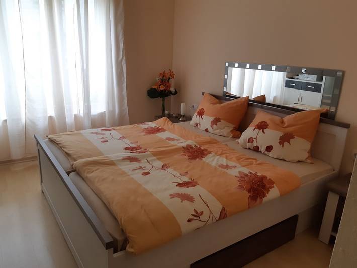Ganze Wohnung, Ferienwohnung 'Laura' mit privater Terrasse, privatem Garten und Wi-Fi in Langenargen, Region Bodensee-Oberschwaben