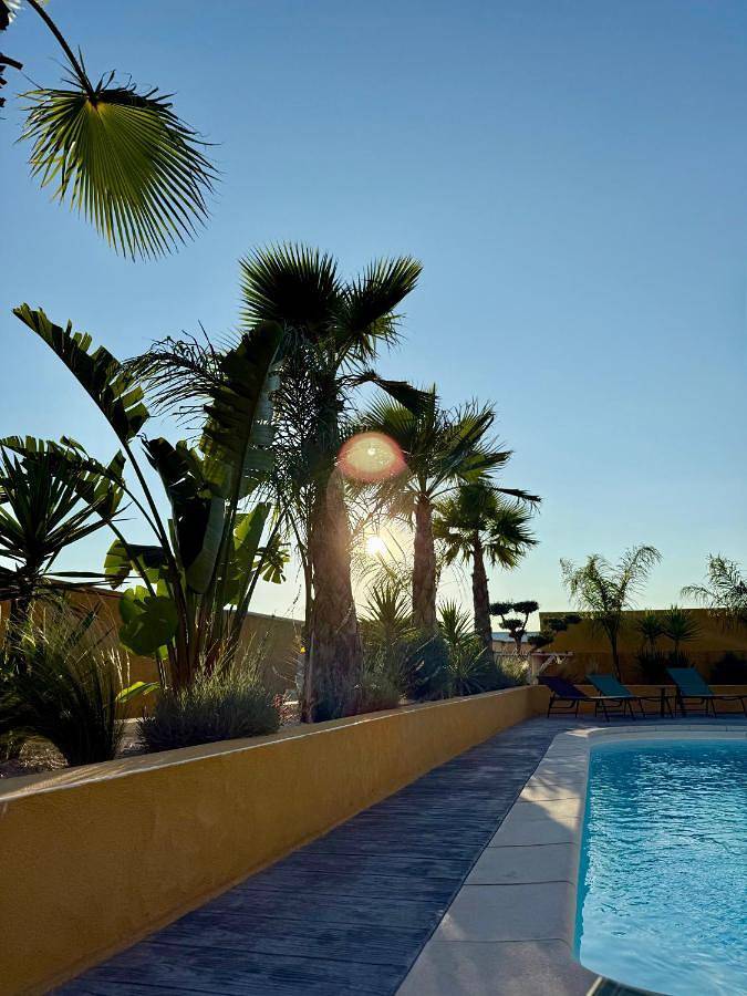 Location de vacances pour 8 personnes, avec jacuzzi ainsi que jardin et piscine à Gigean