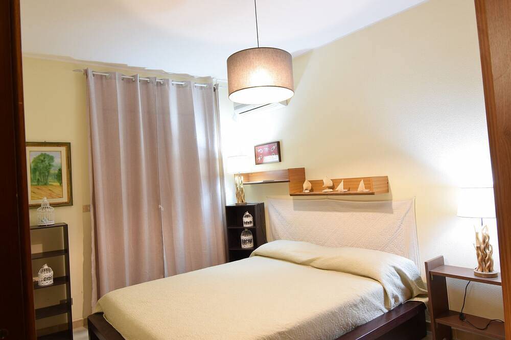 Ganze Wohnung, Gavina House with Garden Alghero in Fertilia, Sassari Provinz