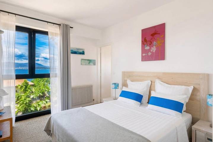 Location de vacances pour 10 personnes, avec vue et jardin dans Plage de Mare e Sole - 4