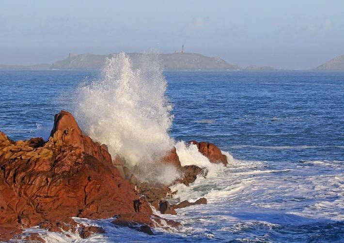 Location de vacances pour 2 personnes, avec vue ainsi que terrasse et jardin à Ploumilliau - 2
