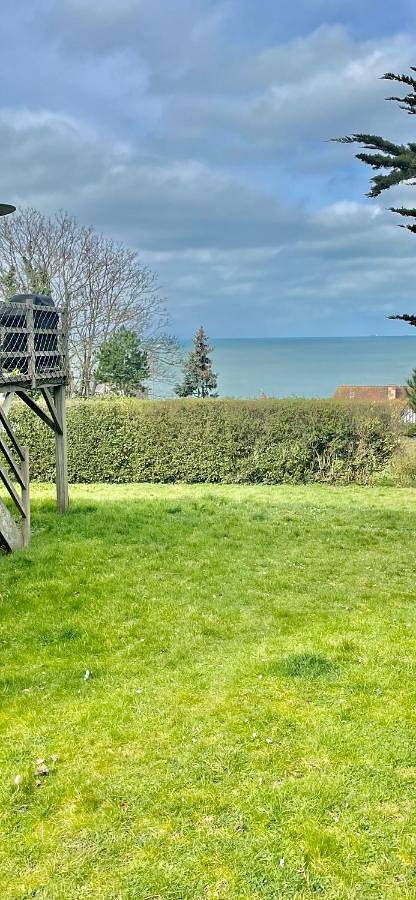 Location de vacances pour 4 personnes, avec vue ainsi que terrasse et jardin à Benerville-sur-Mer - 4