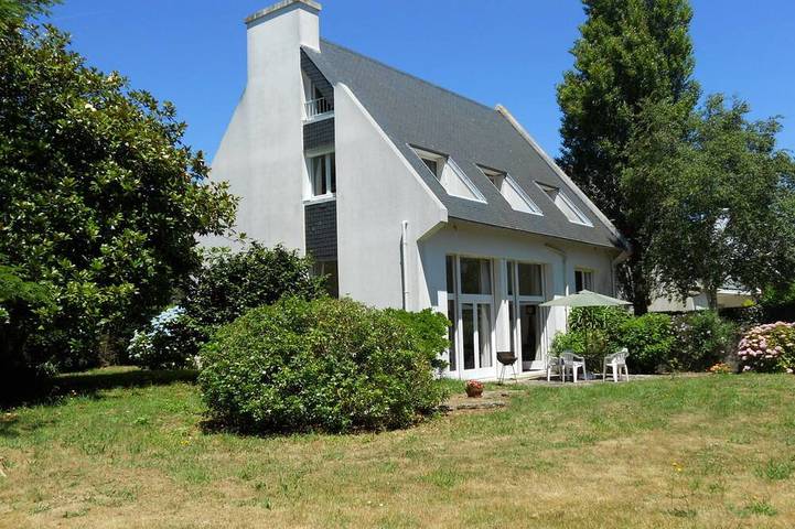 Location de vacances pour 8 personnes, avec terrasse et jardin à Beg Meil - 4