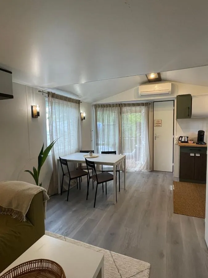 Casa de vacaciones para 4 personas, con jacuzzi además de terraza y piscina - 1