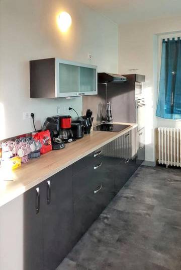 Location de vacances pour 14 personnes, avec terrasse et jardin, animaux acceptés dans Montsalvy