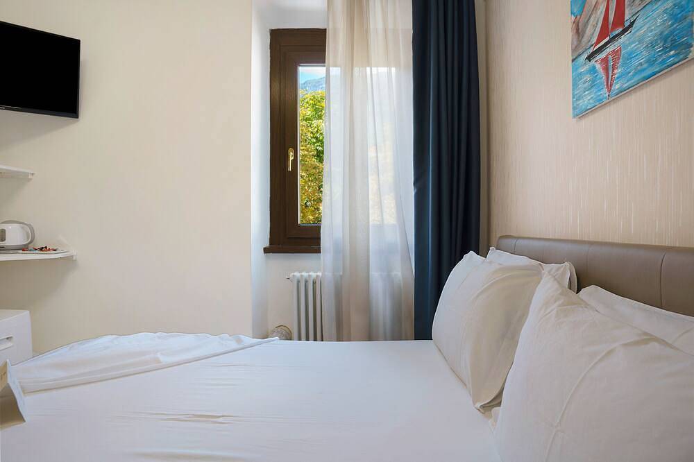 Apartamento entero, Habitación 'Alessandro A Beatrice' con Wi-Fi in Villa Lagarina, Montañas Garda