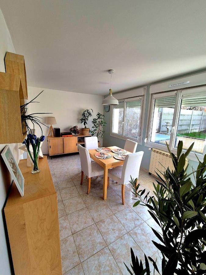 Location de vacances pour 4 personnes, avec jardin dans Neuville-Saint-Rémy - 3