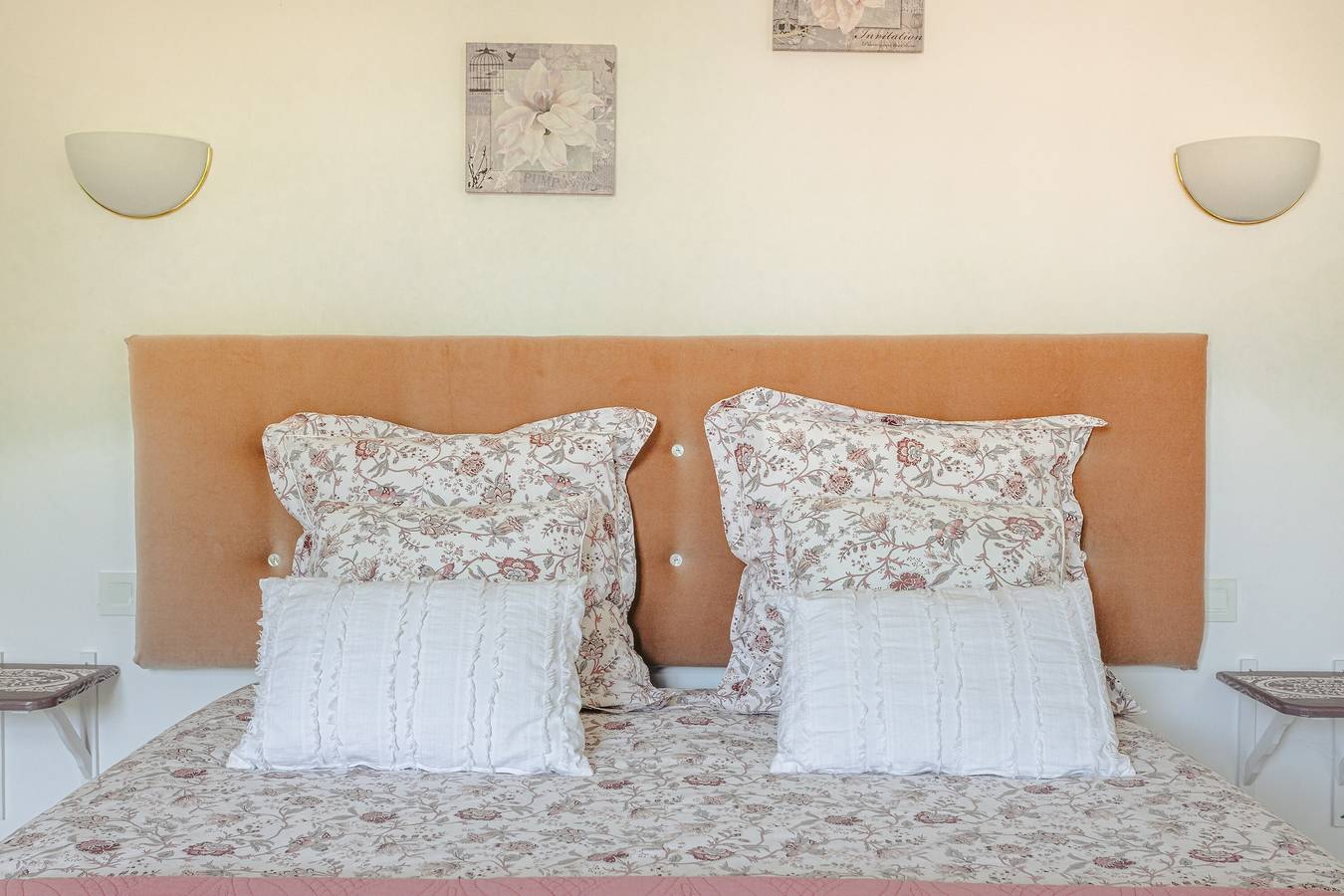 Chambre d’hôtes « Rubis » avec jardin privé, Wi-Fi et climatisation in Genouillé, Région de Rochefort