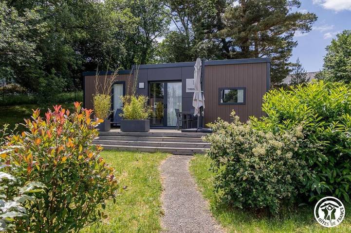 Gîte pour 4 personnes, avec jardin à Chambon-sur-Lac