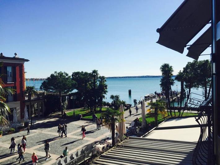 B&B für 2 Personen, mit Balkon und Terrasse sowie Seeblick und Ausblick in Sirmione