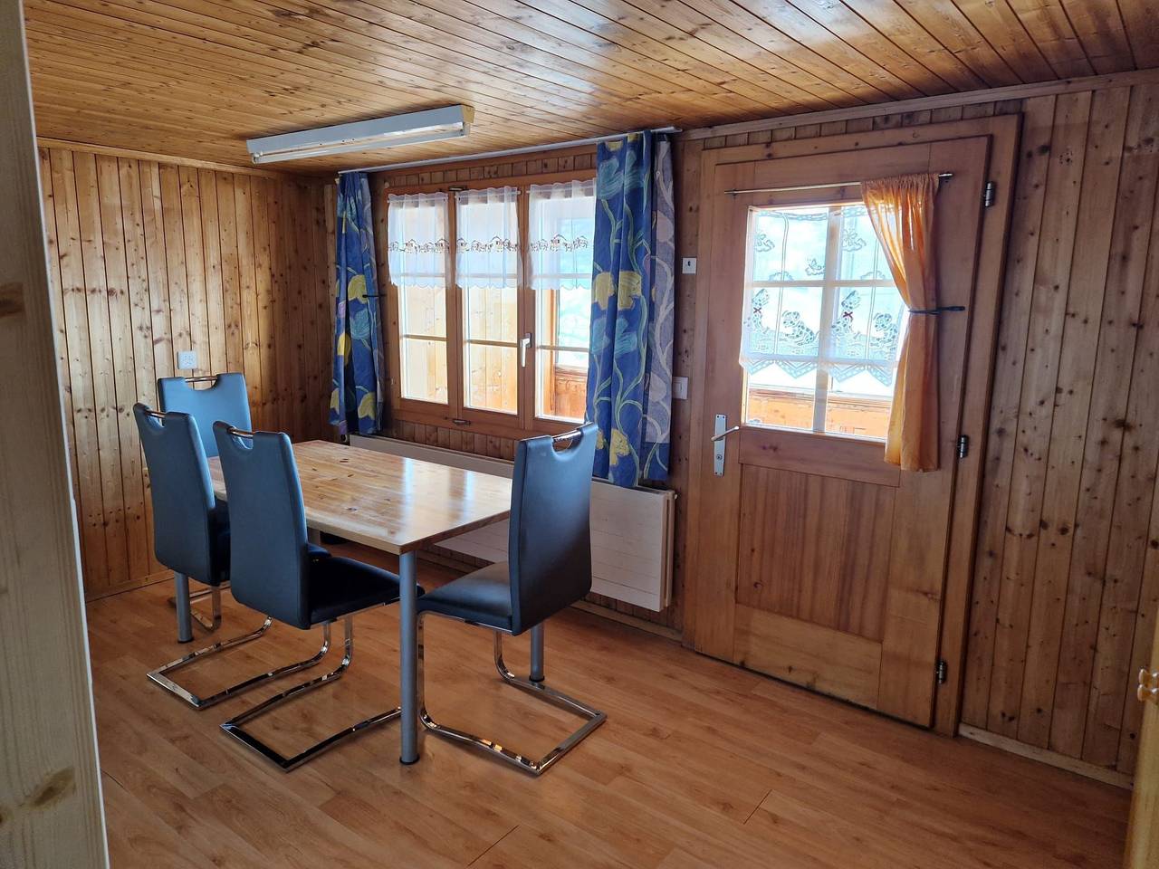 Ganze Ferienwohnung, Ferienwohnung mit Bergpanorama in Zweisimmen, Frutigen - Lenk - Adelboden
