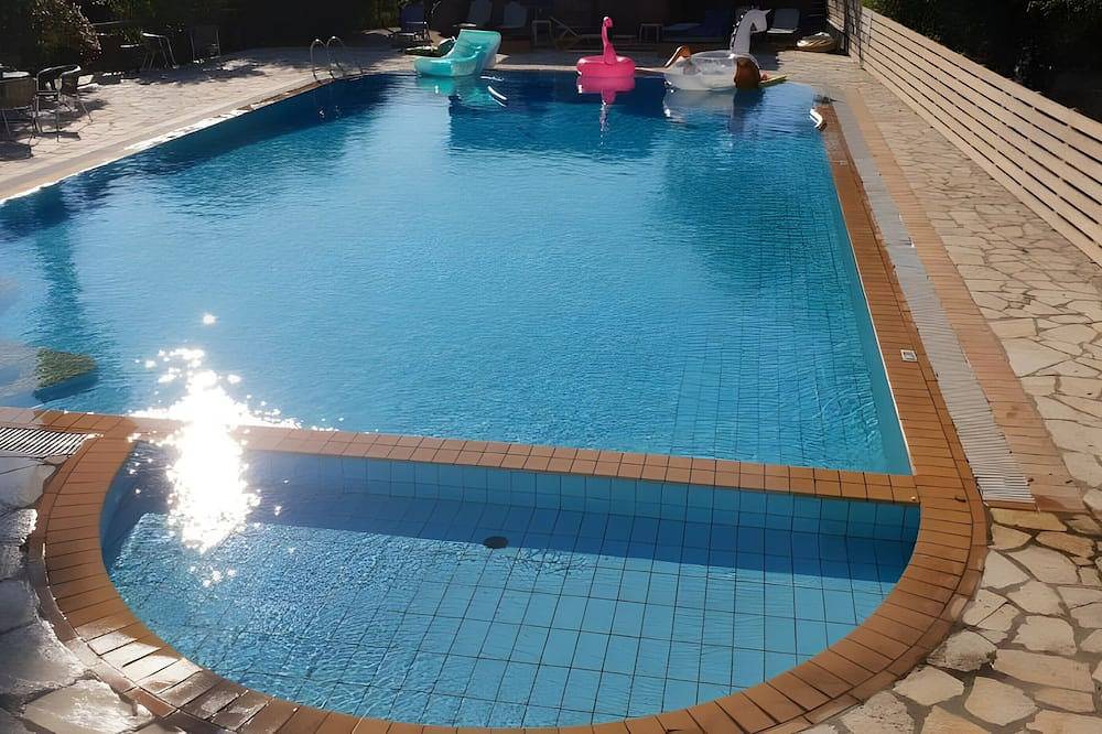 2Br Family Apartment with Pool Access – Apt 7 in Corfu
