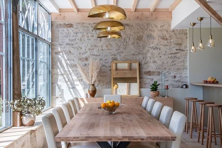 Location de vacances pour 15 personnes, avec Jacuzzi ainsi que Terrasse et Jardin à La Jonchère-Saint-Maurice
