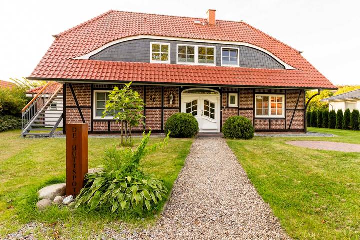 Ferienhaus für 14 Personen, mit Terrasse und Garten sowie Sauna in Gammendorf - 2