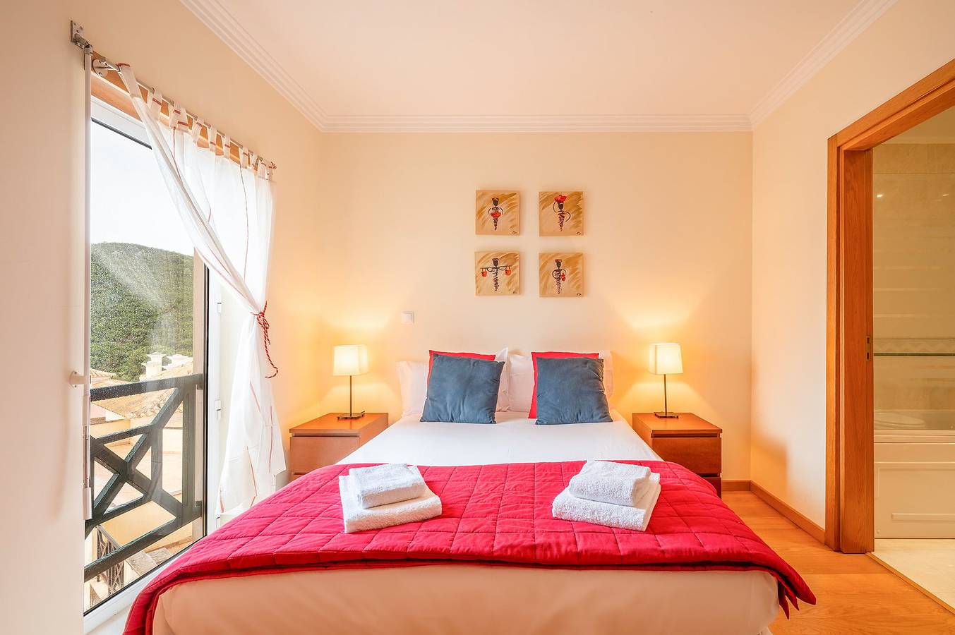 Ganze Wohnung, Ferienwohnung für 5 Personen mit Balkon in Praia do Ouro, Sesimbra (Castelo)