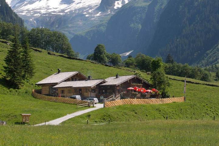 Ferienwohnung für 3 Personen, mit Balkon und Terrasse sowie Garten und Ausblick